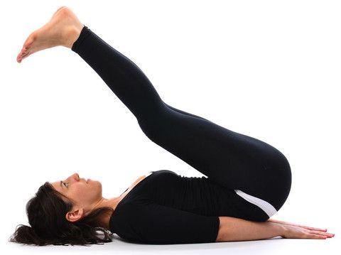 En este momento estás viendo 7 ejercicios de yoga para adelgazar en casa